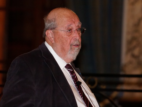 Michel Petit répondant aux questions du public