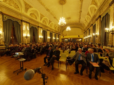 La salle de réception de l'Hôtel de Ville très remplie ce soir