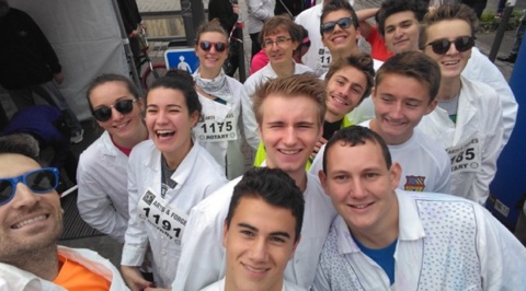 Quelle élégance de courir en blouse !